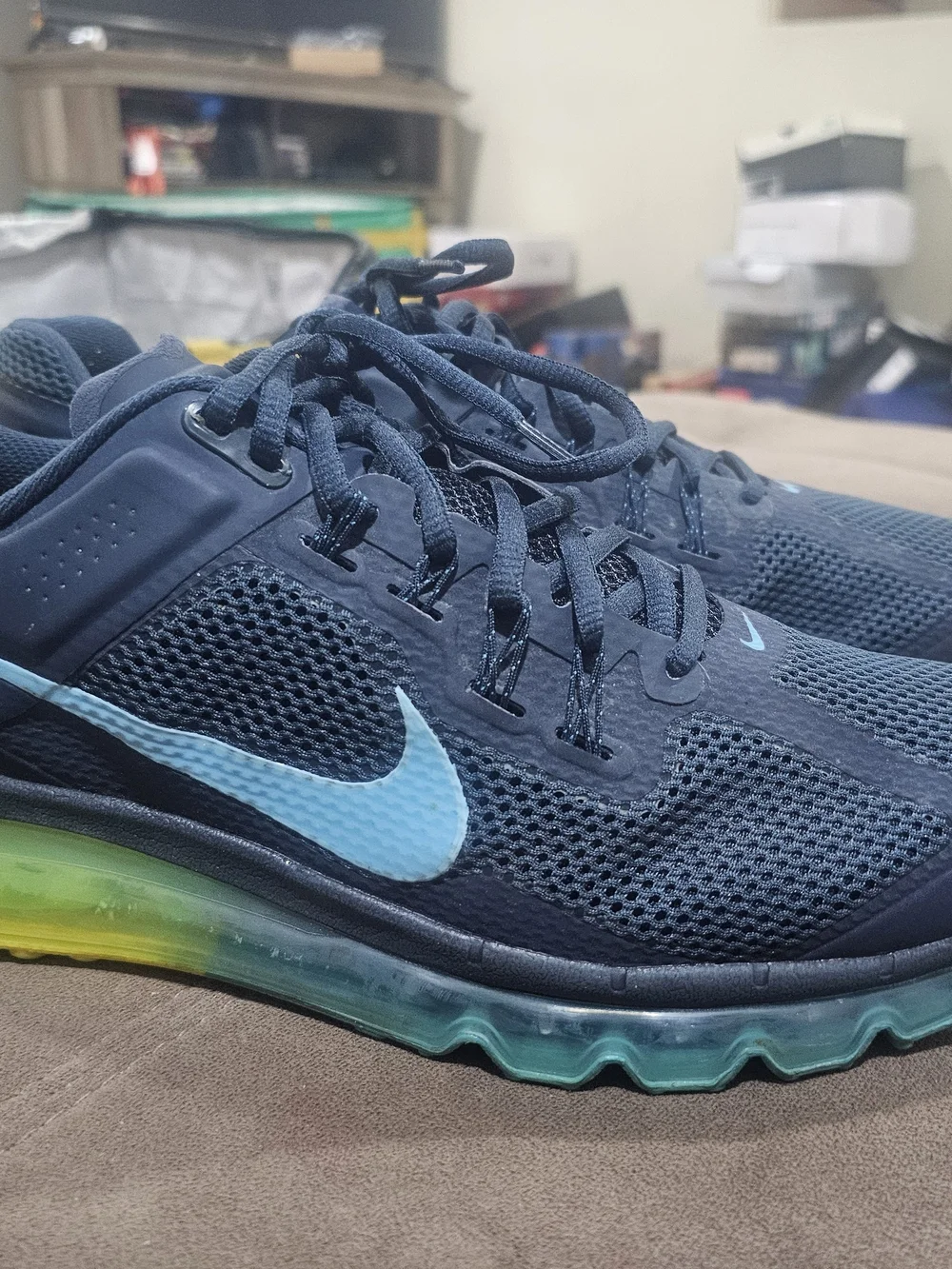 Nike Men’s Navy Blue Running Shoes with Teal Accents
